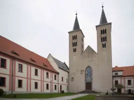 Klášter založil roku 1187 Jiří z Milevska.
