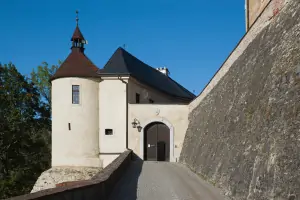 Hrad je rodovým sídlem Šternberků od roku 1241 dodnes.