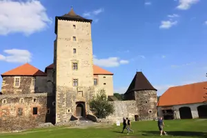 Hrad Švihov nechal vybudovat na konci 15. století královský sudí Půta Švihovský.