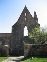 vstupní brána do kláštera Rosa Coeli