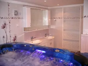 Koupelna s relaxační vířivkou (whirpool)