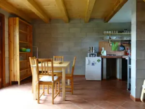 obytný pokoj s jídelním a kuchyňským koutem