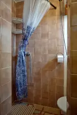 sprcha a WC v koupelně