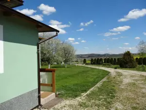 chata Málkov leží na malebné samotě s nádherným výhledem do krajiny