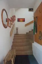 vstupní zádveří a schodiště do apartmánu
