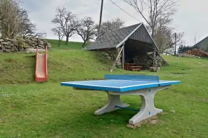 betonový venkovní stolní tenis