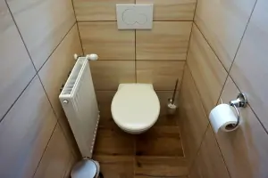 jedno ze dvou samostatných WC v přízemí