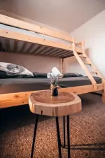 přízemí - ložnice s patrovou postelí pro 3 osoby