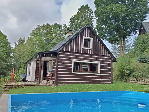 chata Olešnice v Orlických horách - zapuštěný bazén (3 x 4 m x 1,25 m)