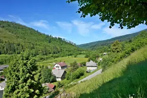 výhled od kostela na obec Hnilec