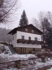 Chata Brčálník na začátku zimy