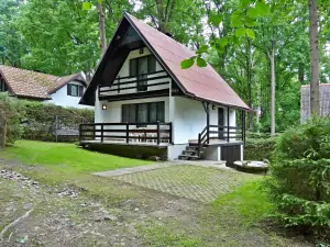 chata Smržov (rybník Dvořiště) - parkování je možné přímo před chatou