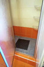  sprchový kout v koupelně  