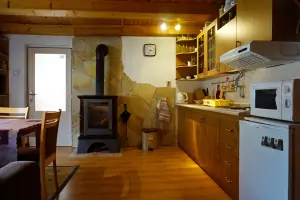 krbová kamna v obytné kuchyni