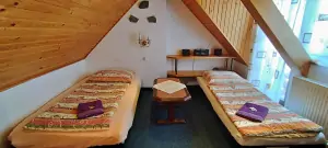 ložnice s rozkl. gaučem (140 cm) pro 1 osobu a rozkládacím křeslem