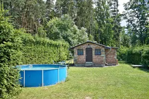 chata Vojníkov (léto 2018) - k dispozici je kruhový nadzemní bazén