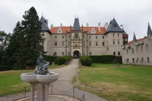 Zámek Žleby