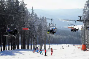 V zimě si užijete lyžování hned v několika šumavských ski areálech.