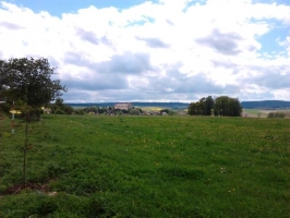 malebná krajina v okolí hradu Kámen vybízí k procházkám