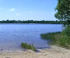 Pískovna Toušť je skvělé místo ke koupání nedaleko Suchdola nad Lužnicí.