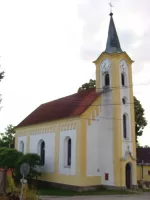Kostel sv. Jana Nepomuckého v obci Stříbřec.