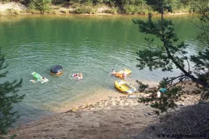 Cejpská pískovna je vyhledávaným místem pro koupání.