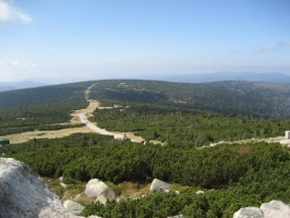 z vrcholu Szrenica jsou krásné výhledy na českou i polskou stranu Krkonoš