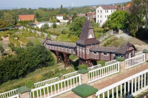 Nové Město nad Metují - dřevěný most v zámecké zahradě