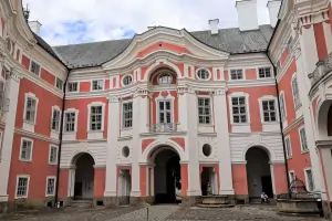 Broumovský klášter je impozantní komplex dle projektu K. I. Dientzenhofera