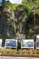 torzo sochy T. G. Masaryka v areálu Jeskyně Blanických rytířů