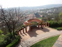 nebýt oparu, je z hradu Špilberk krásný kruhový výhled na celé Brno