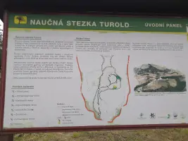 Naučná stezka je zároveň přístupovou cestou k jeskyni Na Turoldu.