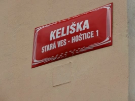 v Hošticích jsou ulice pojmenovány podle postav z filmů Slunce, seno, ...