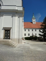 klášter paulánů ve Vranově