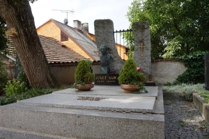 Křečovice - hrob hudebního skladatele Josefa Suka