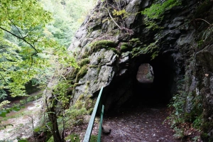 jeden z tunelů na Riegrově stezce