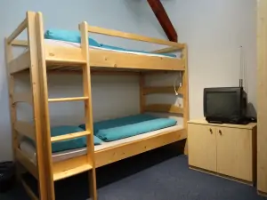 ložnice se 2 patrovými postelemi v přízemí 