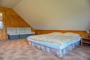 ložnice se 4 lůžky v podkroví