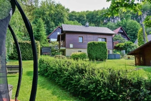 chata Trojanovice se nachází u lesa v malé chatové osadě