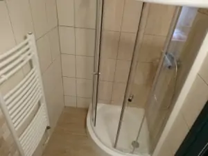 sprchový kout v koupelně v podkroví