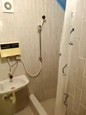sprchový kout v koupelně ve mlýně