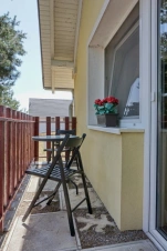 z obytného pokoje je vstup na malý balkon