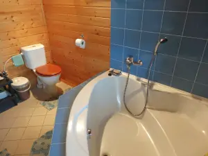 srub - WC v koupelně