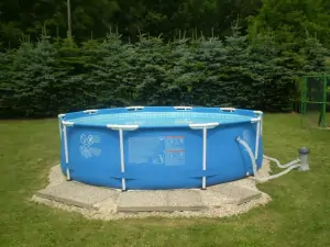zahradní bazén (průměr 3,5 m)