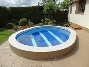 bazén u chaty (4 x 3 x 1,2 m)