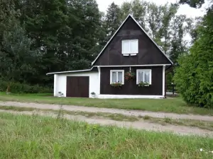 chata Běleč nad Orlicí se nachází na malebném místě u lesa v sousedství pouze 2 dalších chat