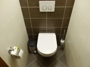 samostatné WC v 1. patře