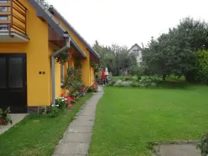 chata Liptovský Trnovec leží v oplocené zahradě