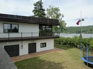 chata Kozí Horka a výhled na Brněnskou přehradu
