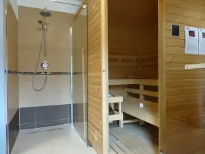 wellness zóna - sauna se sprchou